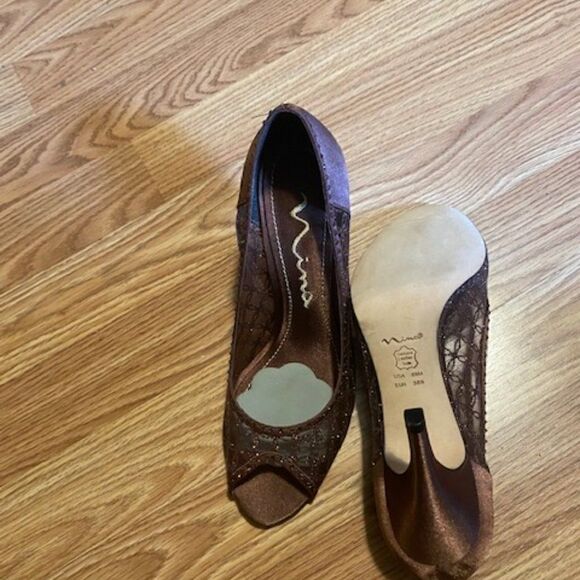 Nina Brown Satin Sparkly heels, size 8 1/2 - Picture 5 of 5